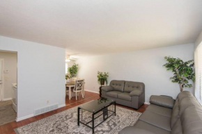 Huge & Spacious 4BR Home in the heart of DSM